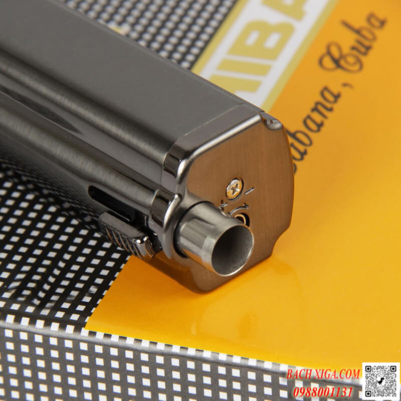 Bật lửa kèm đục trong sét phụ kiện Cohiba T14