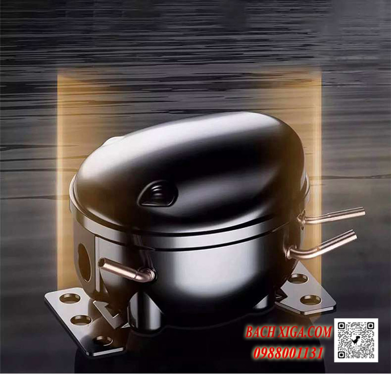 Bảng điều khiển cảm ứng hiện đại, hiển thị nhiệt độ, độ ẩm rõ ràng.