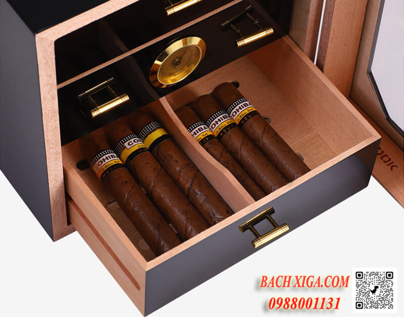 Khay gỗ tuyết tùng giữ ẩm tốt, giữ chuẩn vị cigar.
