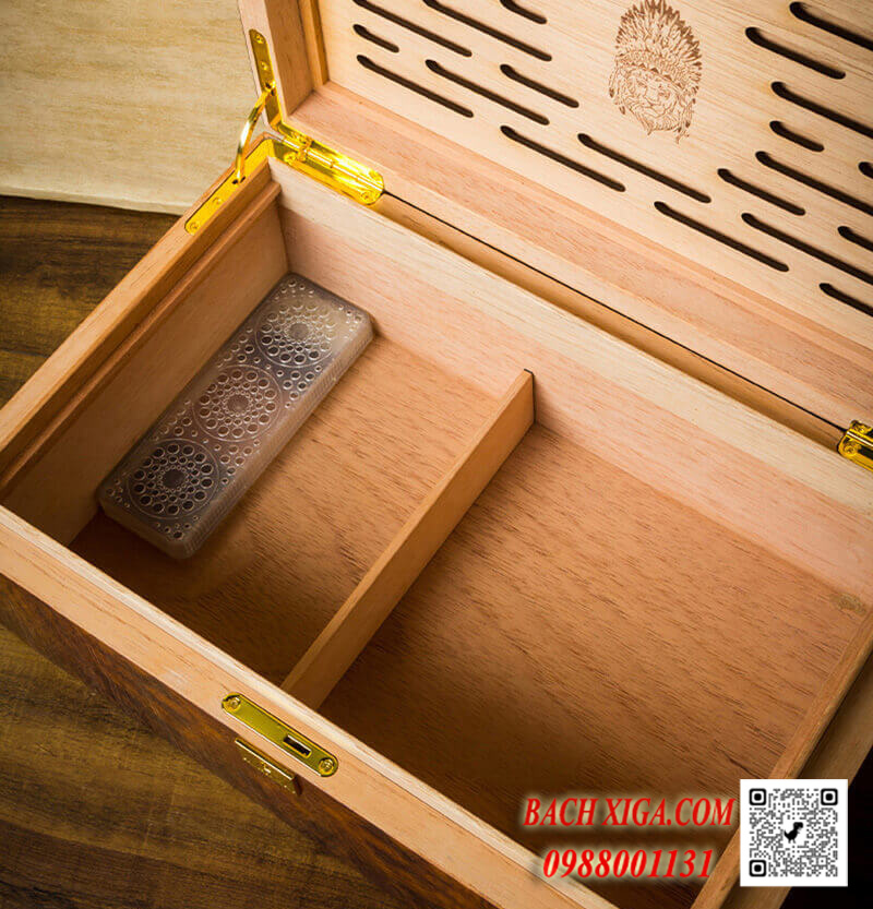 Chất liệu gỗ tuyết tùng Tây Ban Nha cao cấp.